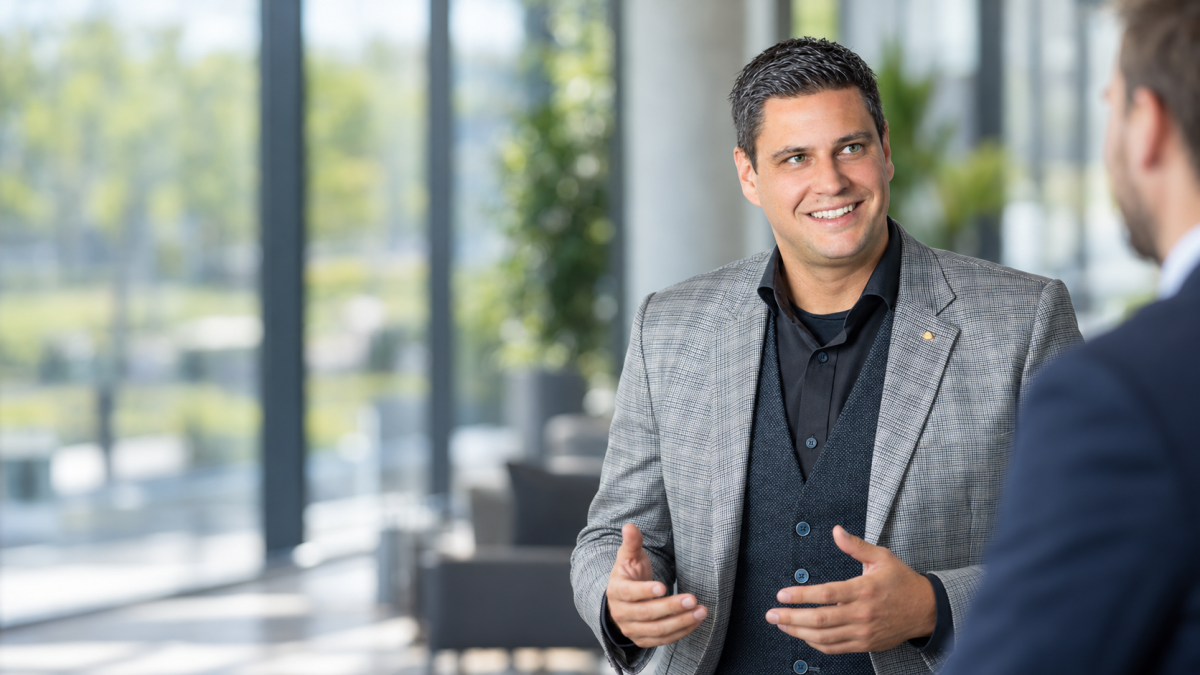 Christoph Schmutz im Beratungsgespräch, CS Solutions GmbH Köniz